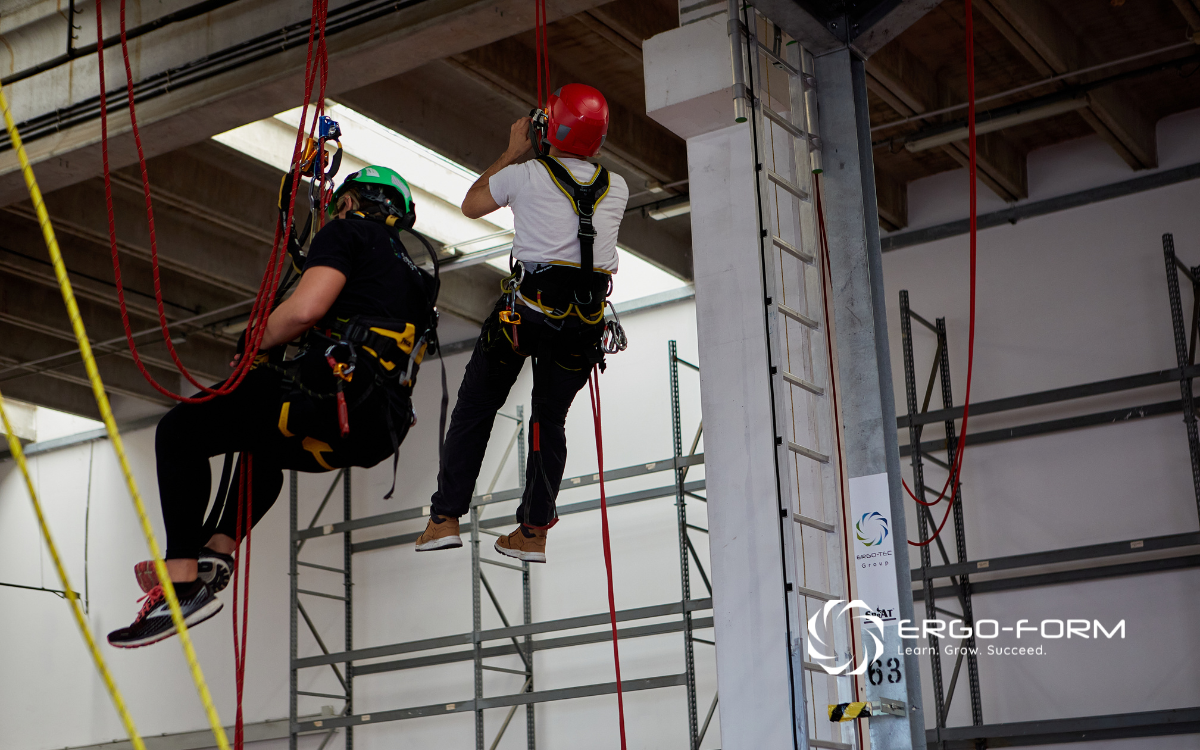 Corso per preposti con funzione di sorveglianza dei lavoratori addetti ai sistemi di accesso e posizionamento mediante funi